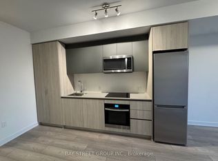 5858 Yonge St #324, Toronto, ON M2M 3T3