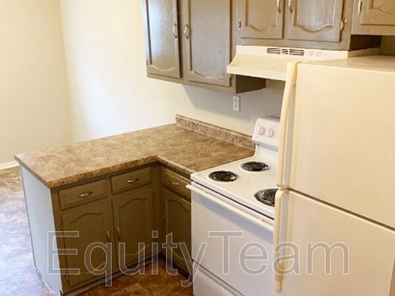 2nd image of 704 Gordon Smith Blvd APT 3