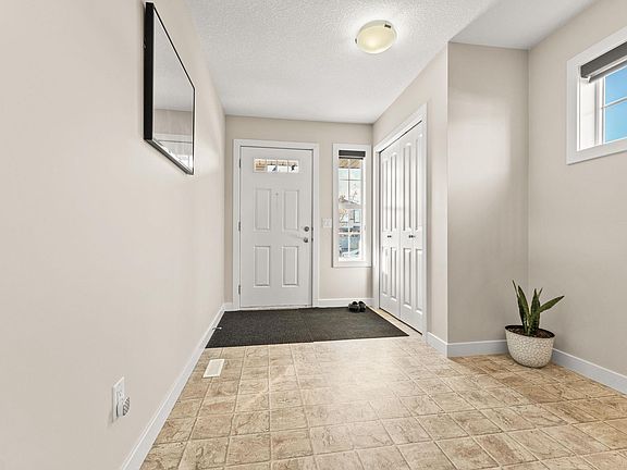 3rd image of 724 40th Ave NW