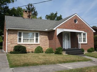 310 Maple St, Hinton, WV 25951