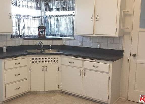 4th image of 3536 W 84th Pl