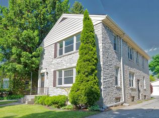 5062 N Bay Ridge Ave, Whitefish Bay, WI 53217