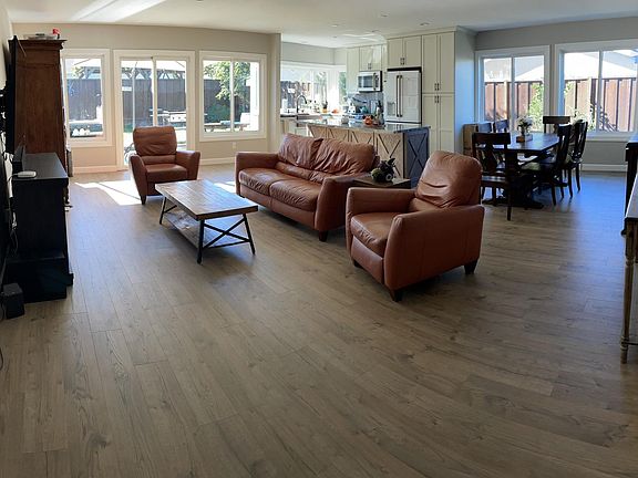 4th image of 583 Swan Dr