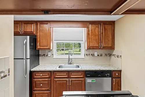 225 Bristol Ln Photo 1
