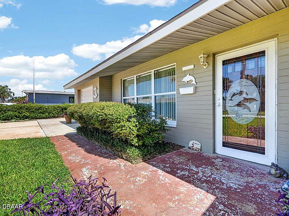 3rd image of 38 Dolphin Ave