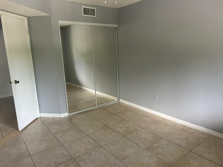 410 S Park Rd #1204 — Photo 16