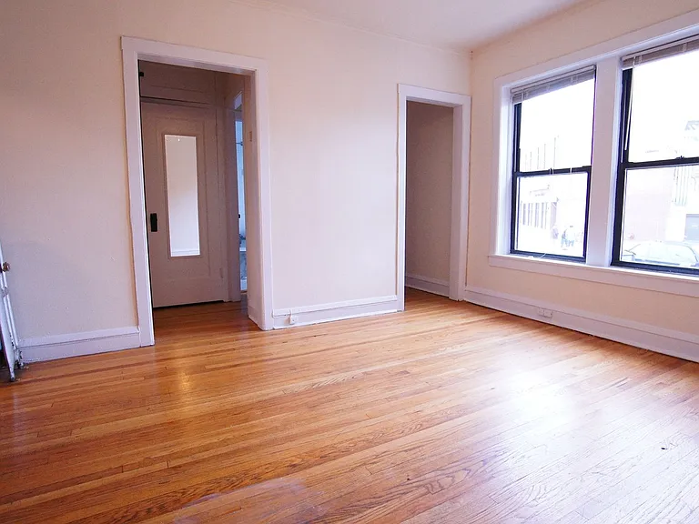 2710 N Spaulding Ave #G — Photo 4