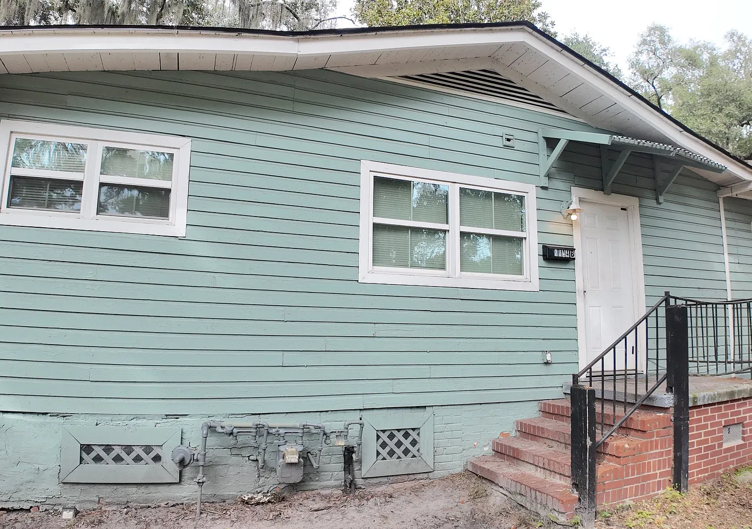 2314 Mississippi Ave - Unit B — Photo 1