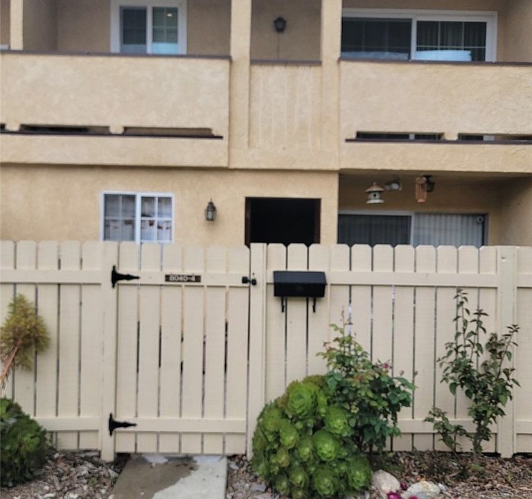 8040 Canby Ave UNIT 4, Reseda, CA 91335 Zillow
