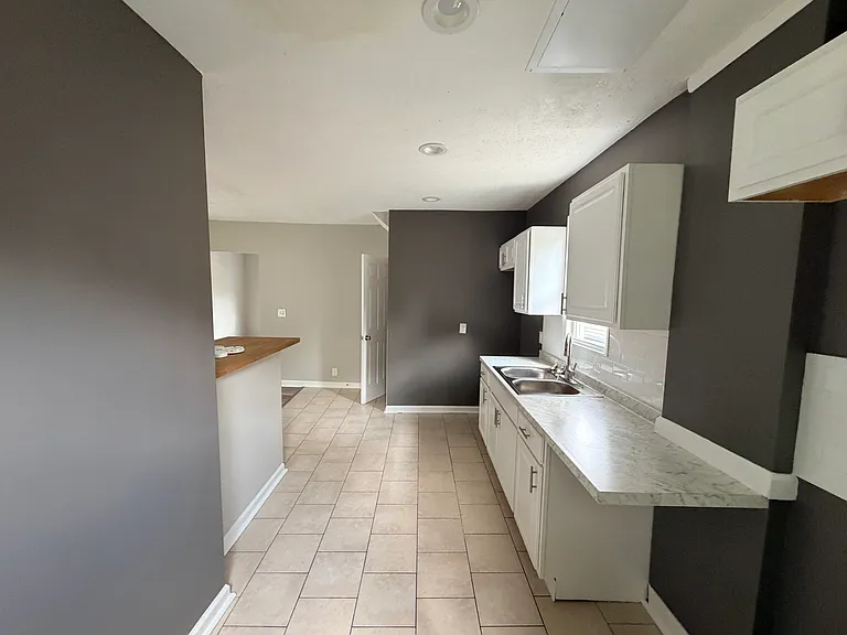 2278 26th St SW — Photo 12
