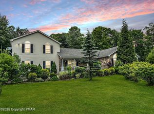 421 Tranquility Ct, Long Pond, PA 18334