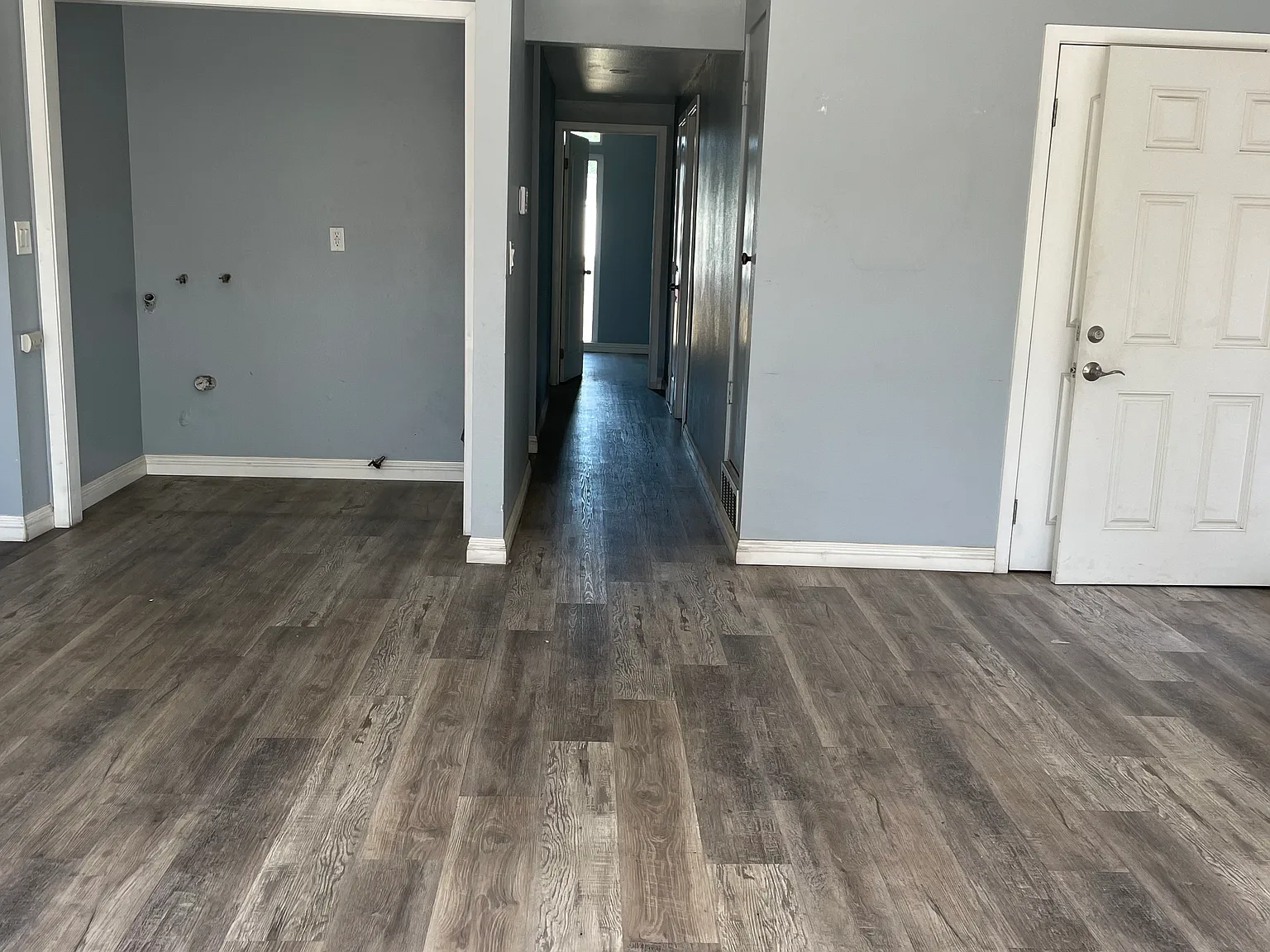 4 bed, 1341 sqft, $4,200 — Photo 3