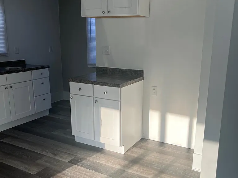 2233 English Ave — Photo 3