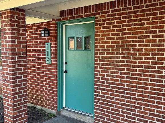 3rd image of 112 S Inglewood Dr