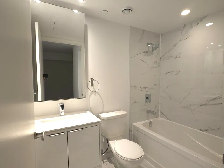 77 Shuter St #603 — Photo 5