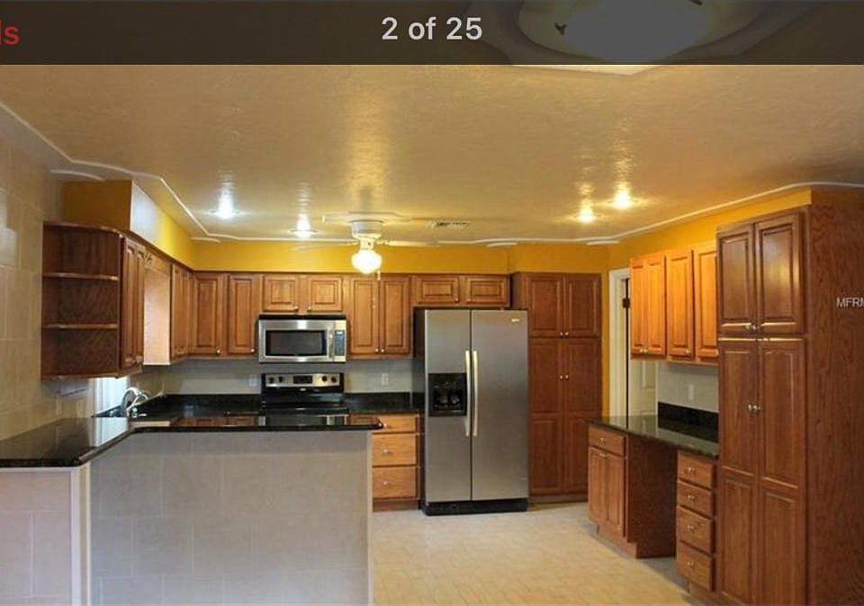 1st image of 925 Lake Dr
