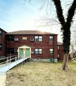 57-72 246 crescent #E-6 lower, Little Neck, NY, 11362