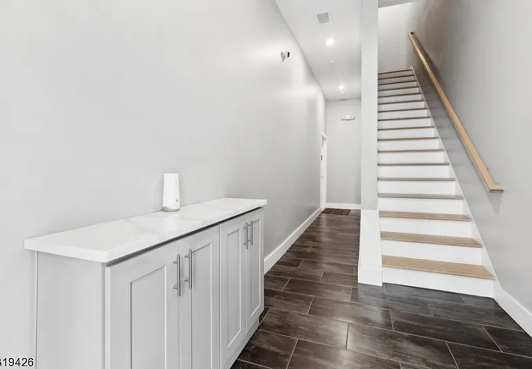104 Fleming Ave #201 — Photo 28