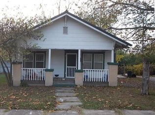 411 N 3rd St, Okemah, OK 74859