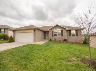 3224 S Leawood Ave, Springfield, MO 65807