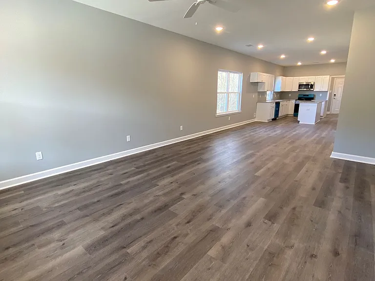 815 Brookside Dr — Photo 4