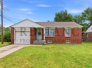 374 N Hillcrest Ave, Wichita, KS 67208