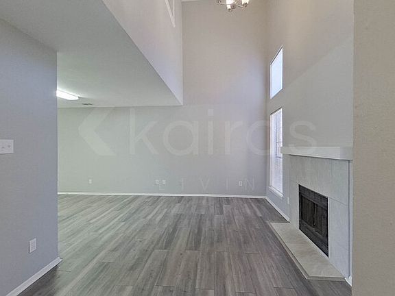 3rd image of 836 Courtenay Pl