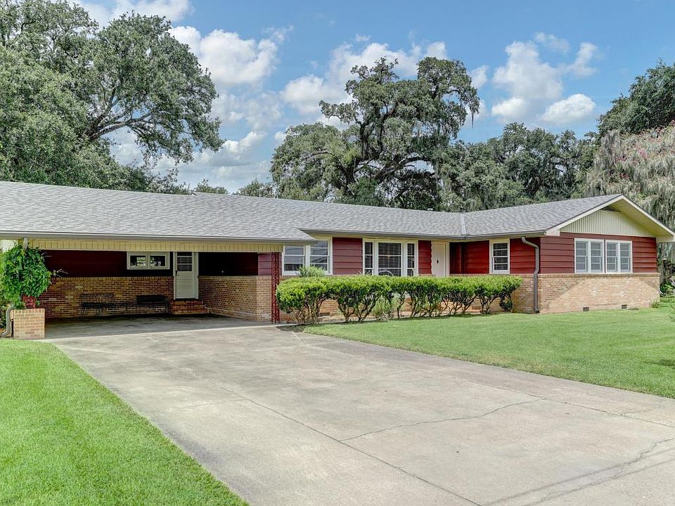 1st image of 107 Oak Dr