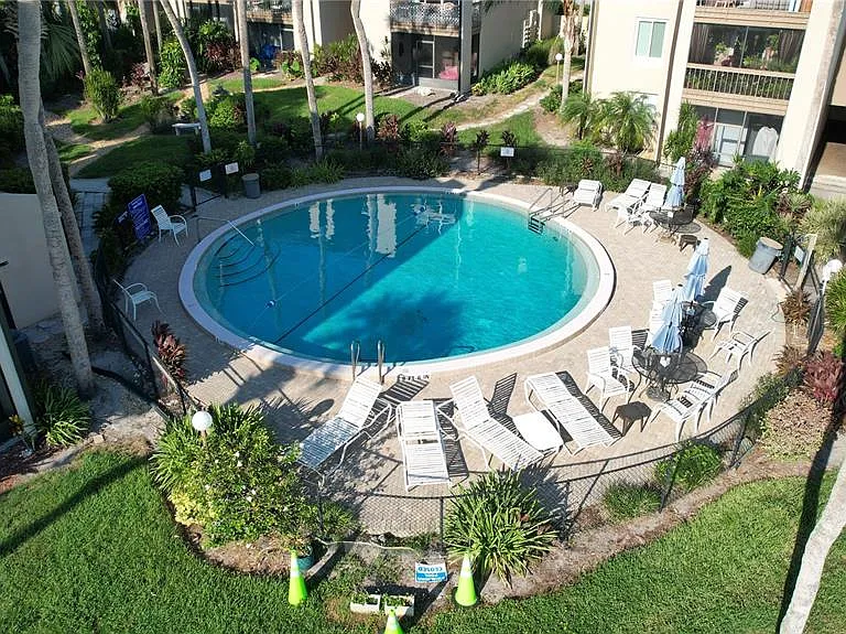 586 Orange Dr #118 — Photo 40