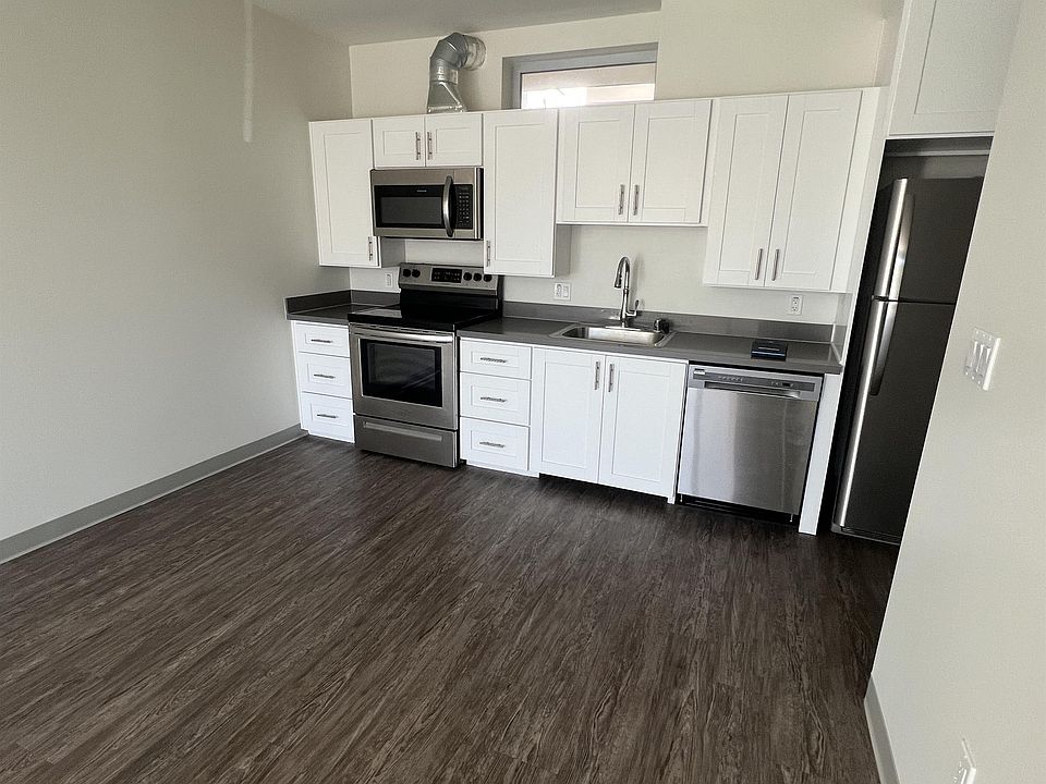 1st image of 2828 Broadway #2