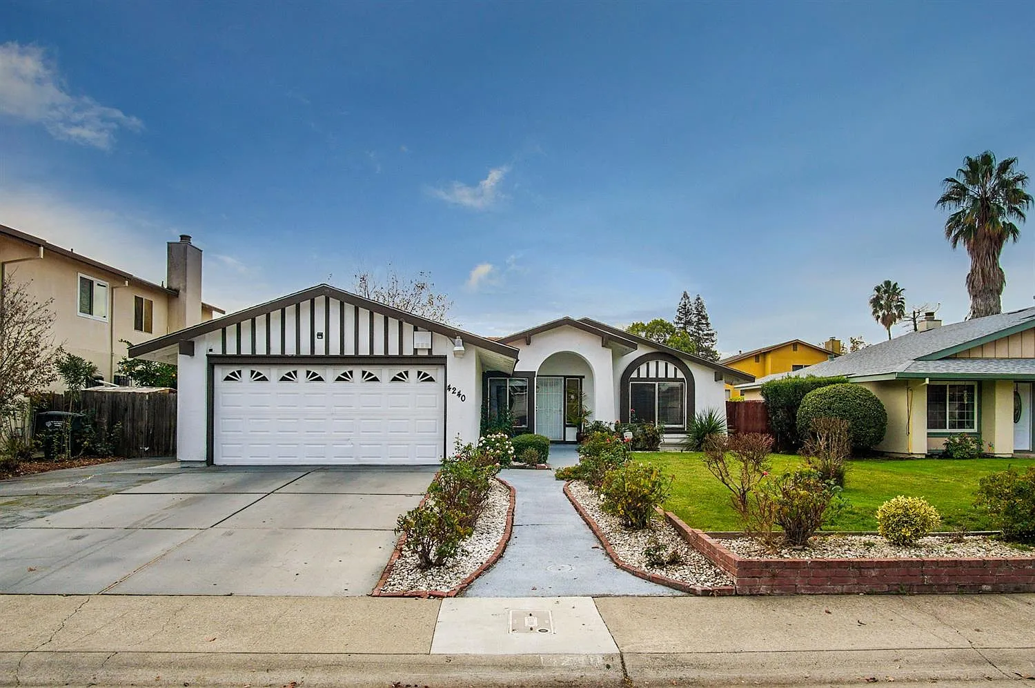 4240 Armadale Way photo 1