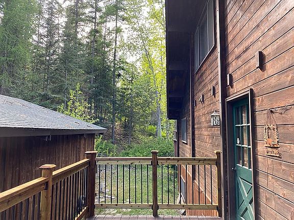 5th image of 592 Hillside Ln