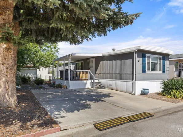 5573 Fairfax Ln, Garden City, ID 83714