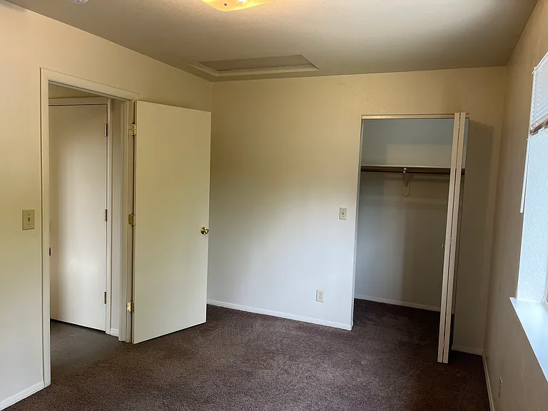 600 E Zuni Dr #1 — Photo 2