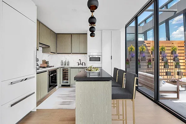 Rented by Bold Marketing | media 70