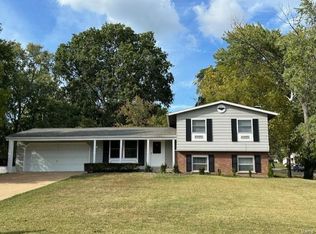 301 Spring Ct, Ballwin, MO 63011