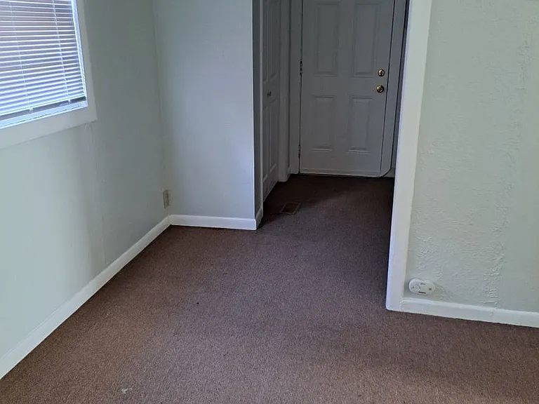 413 Birch Ave — Photo 8