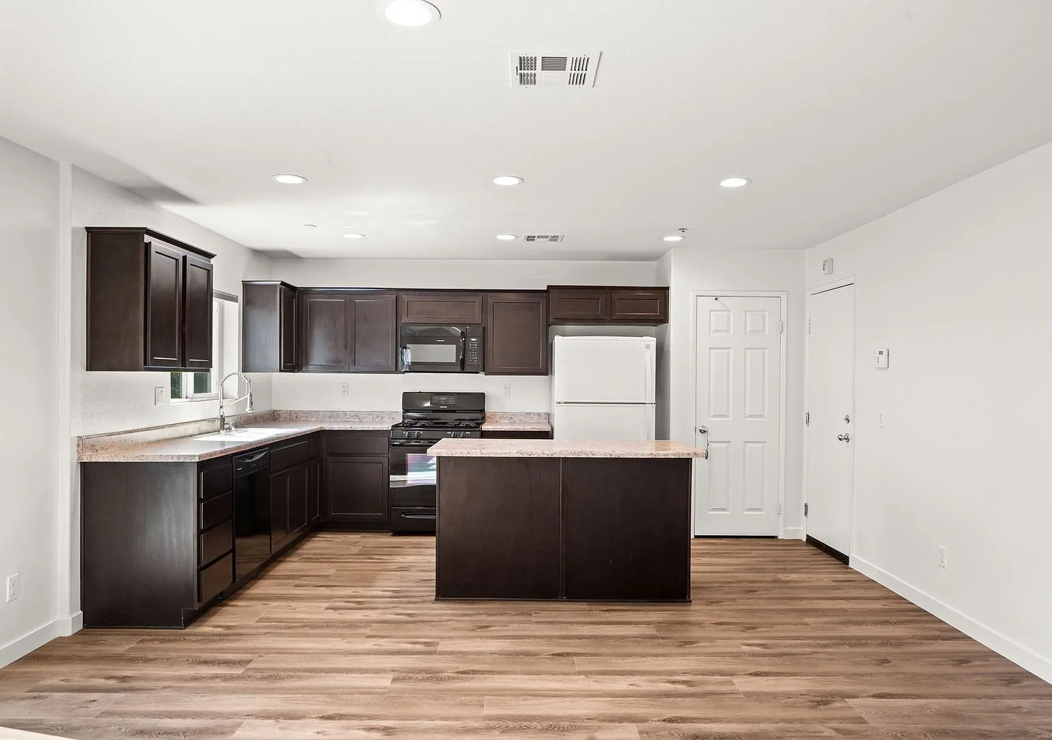 Beautiful Two-Story Home with Spacious Open Floor Plan! — Photo 4