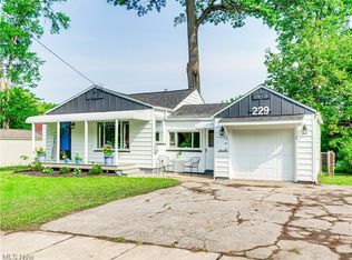 229 Grove Ave, Cuyahoga Falls, OH
