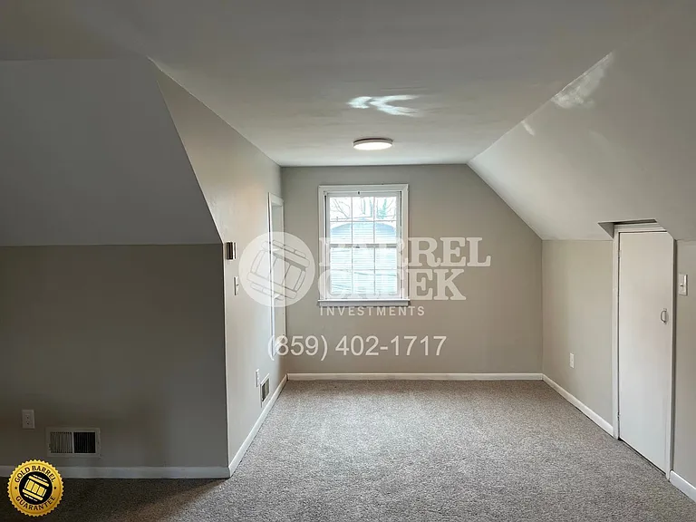402 Logan Ave — Photo 16