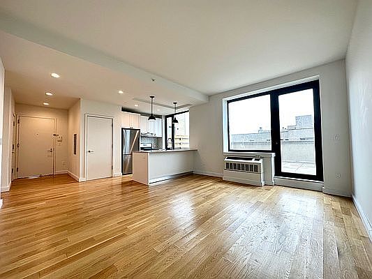 3rd image of 409 Eastern Pkwy APT 910