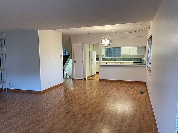 2nd image of 81 Corte Lenosa APT A