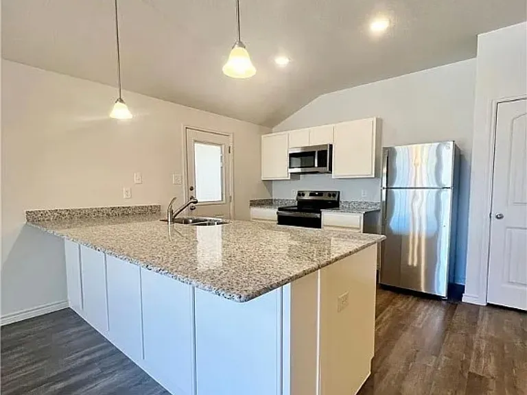 113 Dolphin Dr #1 — Photo 7