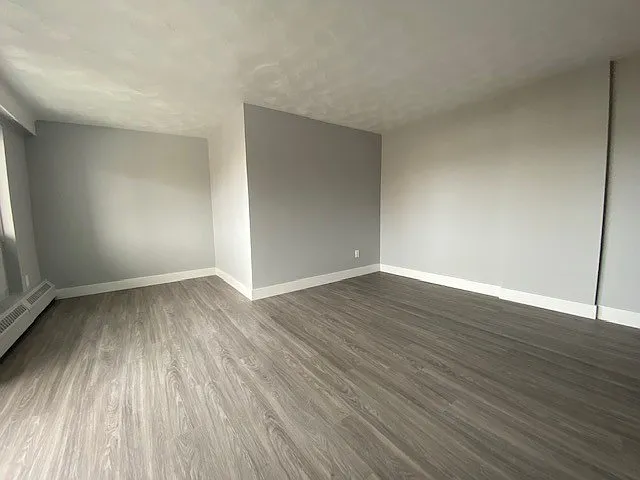290 Nelson St — Photo 24