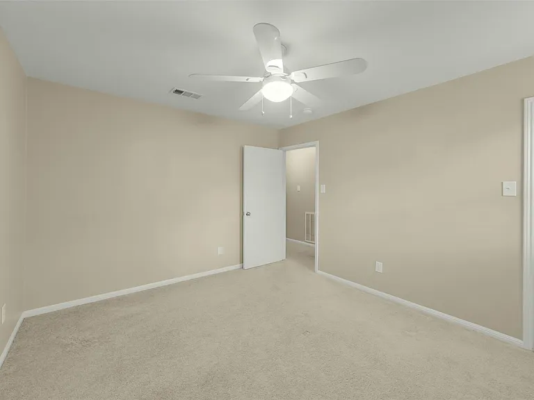 14915 Chadbourne Dr — Photo 32