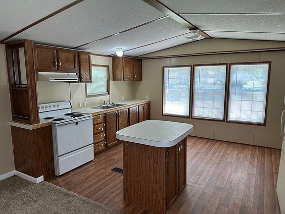 5th image of 2501 S Broadway Ave #27