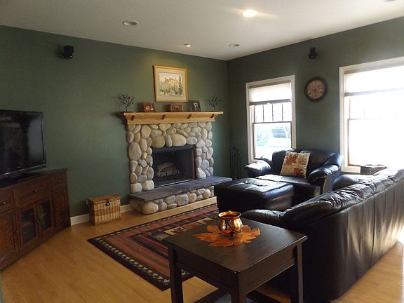 5th image of 909 N Douglas Ave