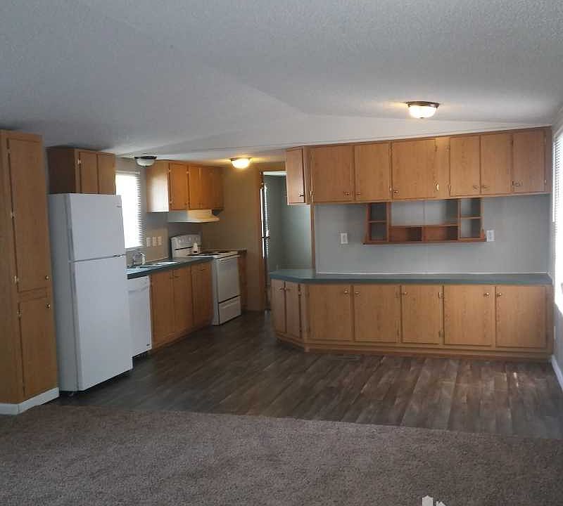 1st image of 9257 W Lakeside Dr