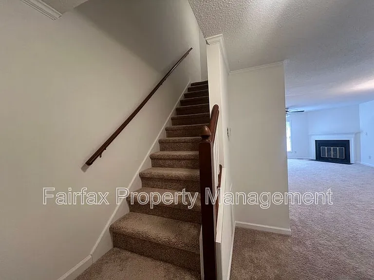 112 Greenmont Ln — Photo 11