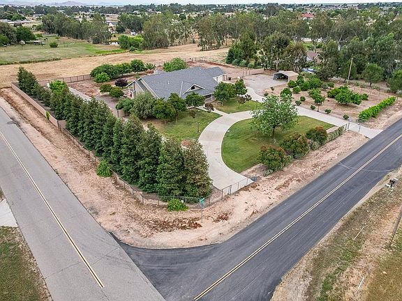 3rd image of 17465 Monreal Rd